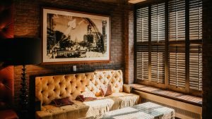 estate-window-sofa-300×169.jpg